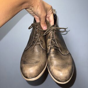 Naot Aura Collection Levanto Womens Booties in Vintage Gray Leather Size 8.5 EUC